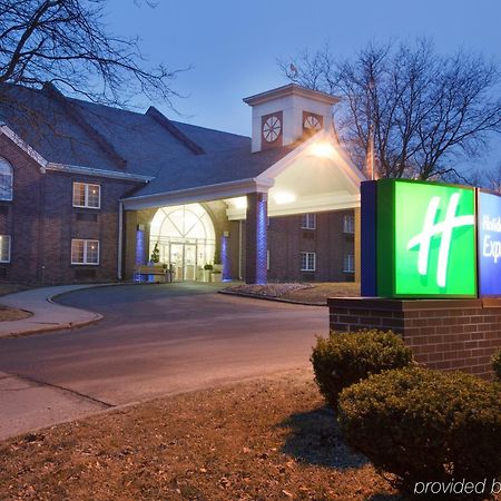 Holiday Inn Express Des Moines-At Drake University, An Ihg Hotel 외부 사진