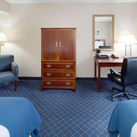 Holiday Inn Express Des Moines-At Drake University, An Ihg Hotel 외부 사진