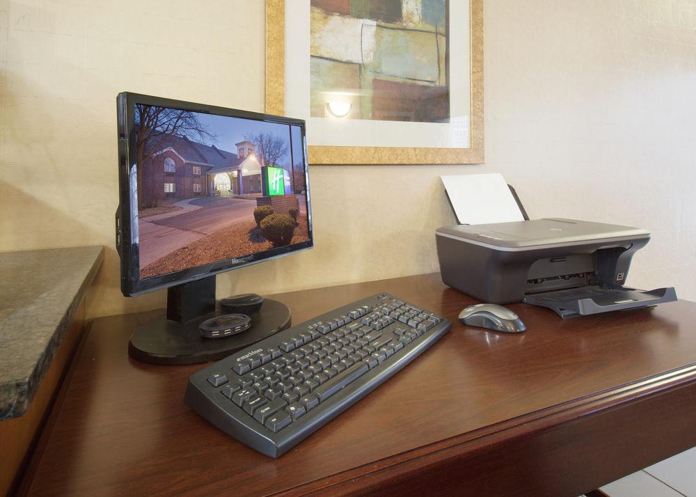 Holiday Inn Express Des Moines-At Drake University, An Ihg Hotel 외부 사진
