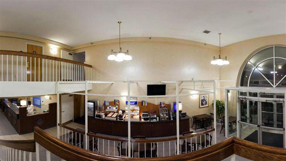 Holiday Inn Express Des Moines-At Drake University, An Ihg Hotel 외부 사진