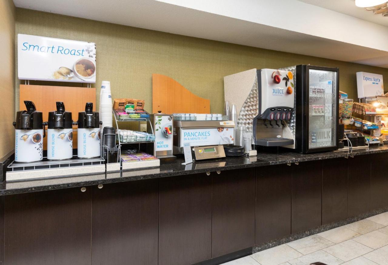 Holiday Inn Express Des Moines-At Drake University, An Ihg Hotel 외부 사진