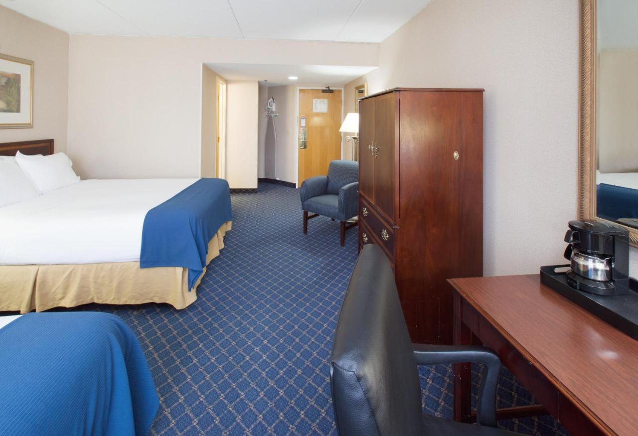 Holiday Inn Express Des Moines-At Drake University, An Ihg Hotel 외부 사진