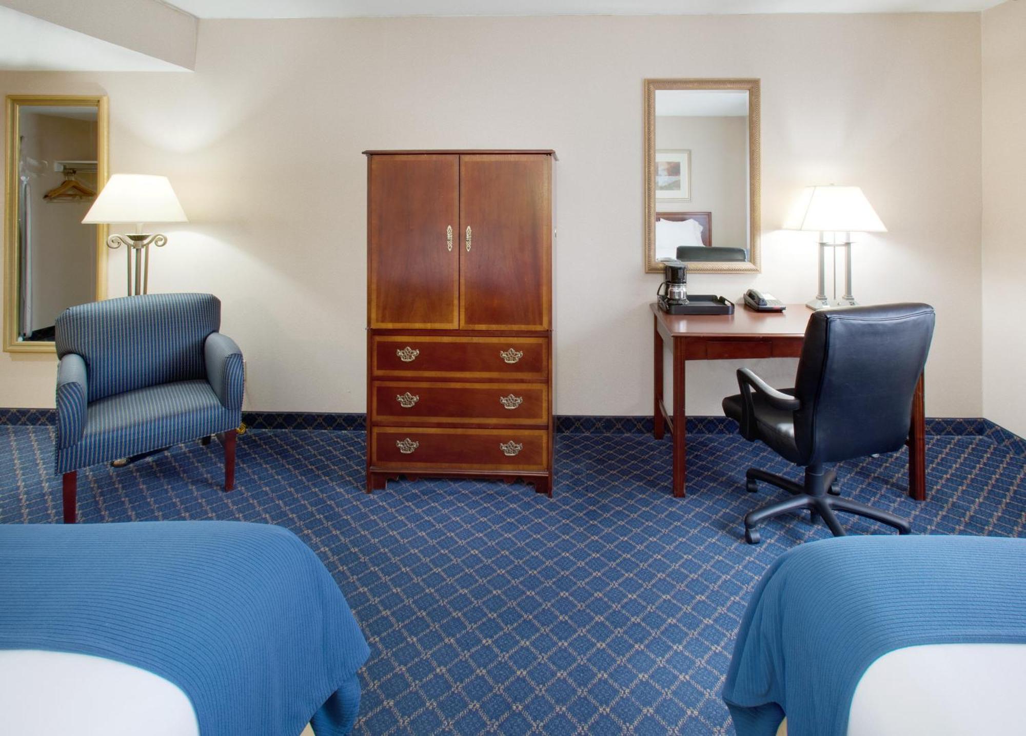 Holiday Inn Express Des Moines-At Drake University, An Ihg Hotel 외부 사진