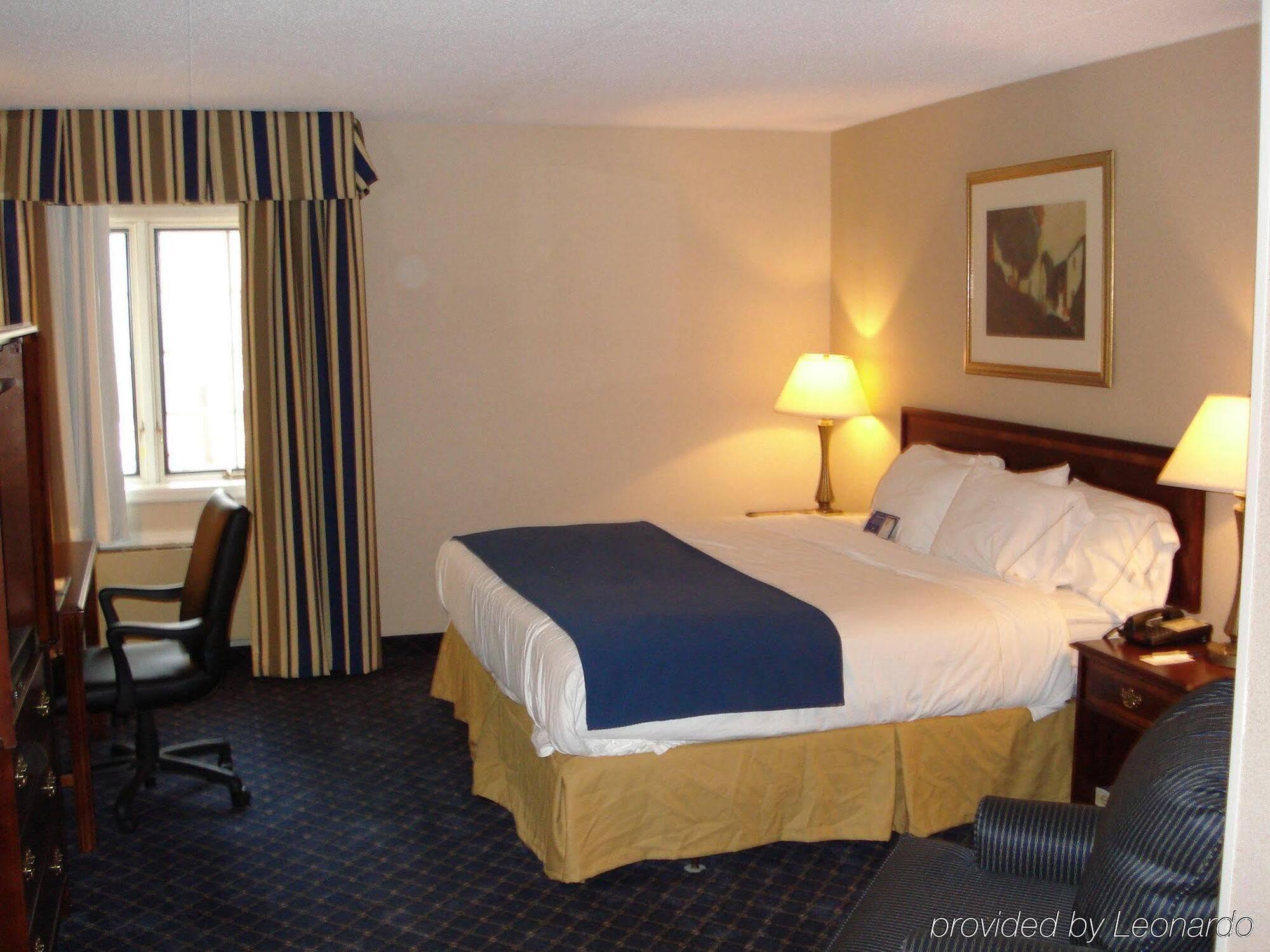Holiday Inn Express Des Moines-At Drake University, An Ihg Hotel 외부 사진
