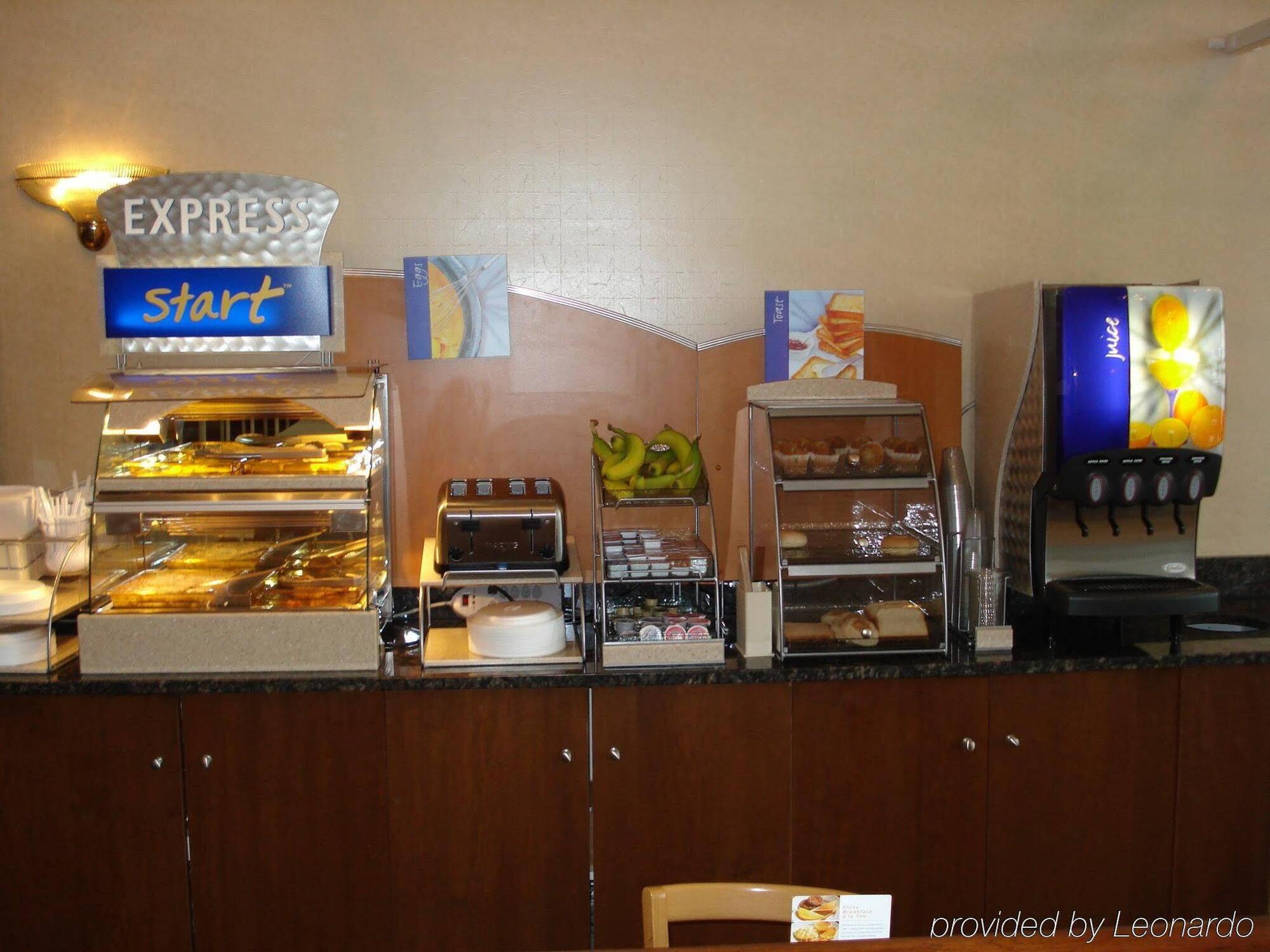 Holiday Inn Express Des Moines-At Drake University, An Ihg Hotel 외부 사진