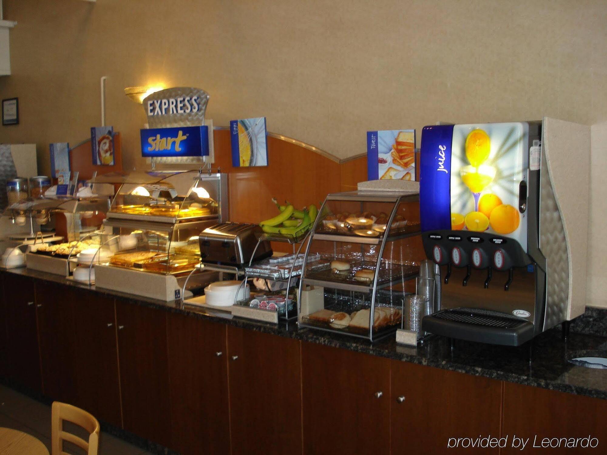 Holiday Inn Express Des Moines-At Drake University, An Ihg Hotel 외부 사진
